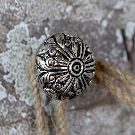 Kovová úchytka  Flower round antique silver